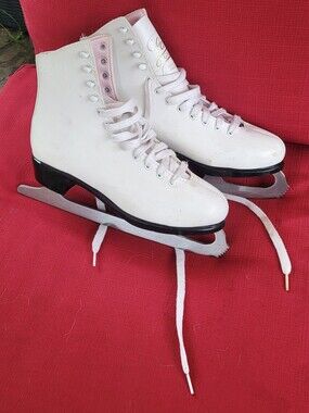 Lange Ice Skates Size 7, Made in Canada